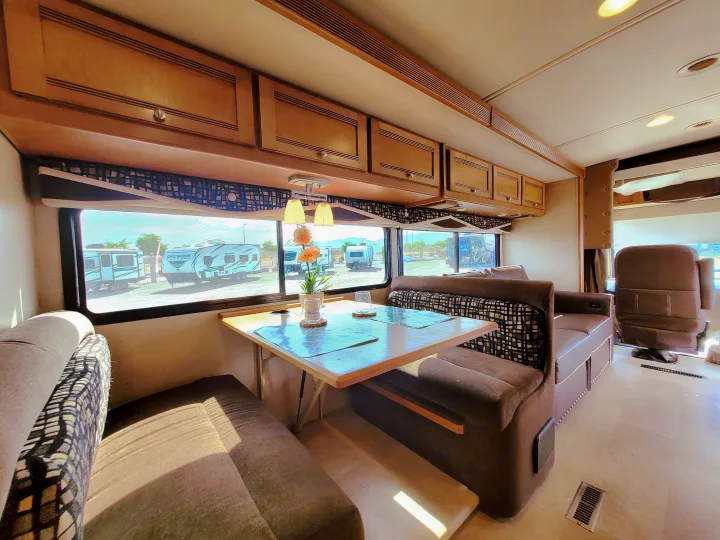 Winnebago Sightseer 2016