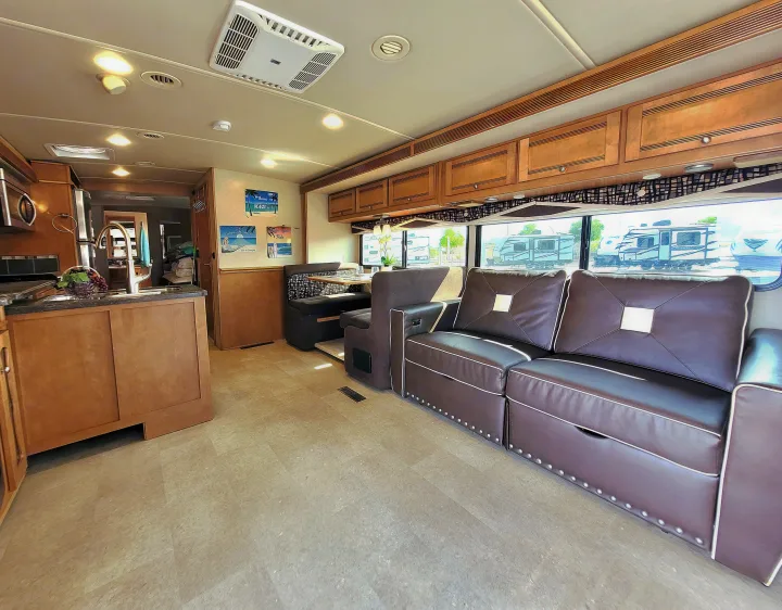 Winnebago Sightseer 2016