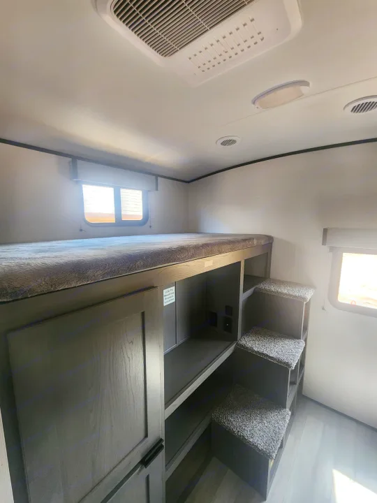 One twin bed.. Cruiser RV MPG Ultra Lite 2021
