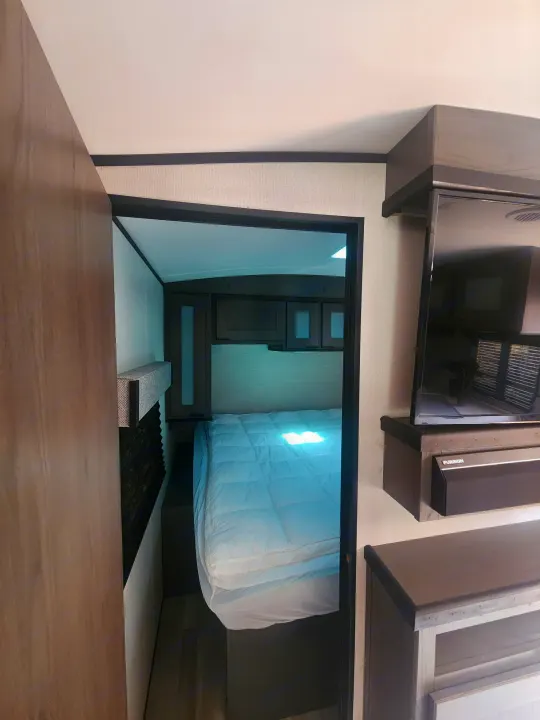 Master with king bed.. Cruiser RV MPG Ultra Lite 2021