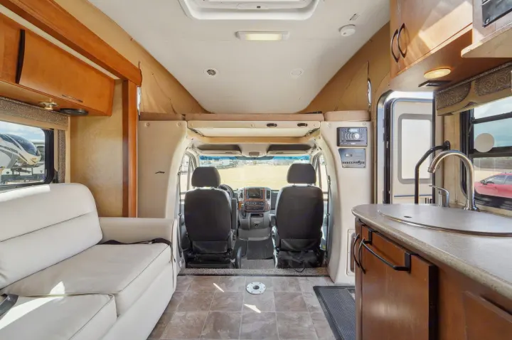 Thor Motor Coach Chateau Citation Sprinter 2014