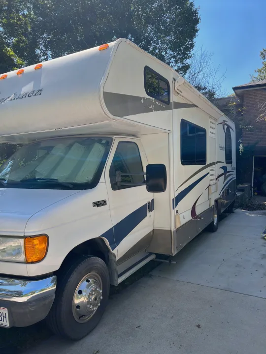Coachmen Freelander Deluxe/Premier 2005