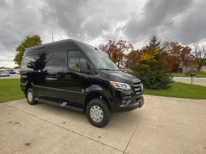 Ultimate Toys Ultimate Cruiser 2024