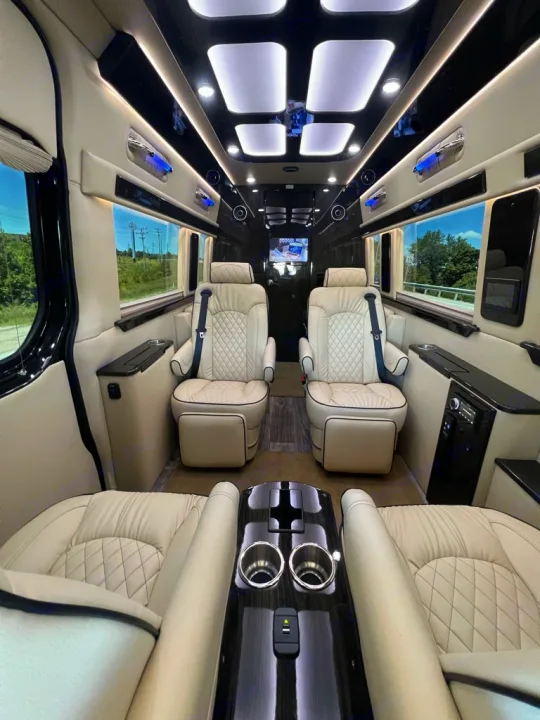Midwest Automotive Designs Ultimate Coach 2023