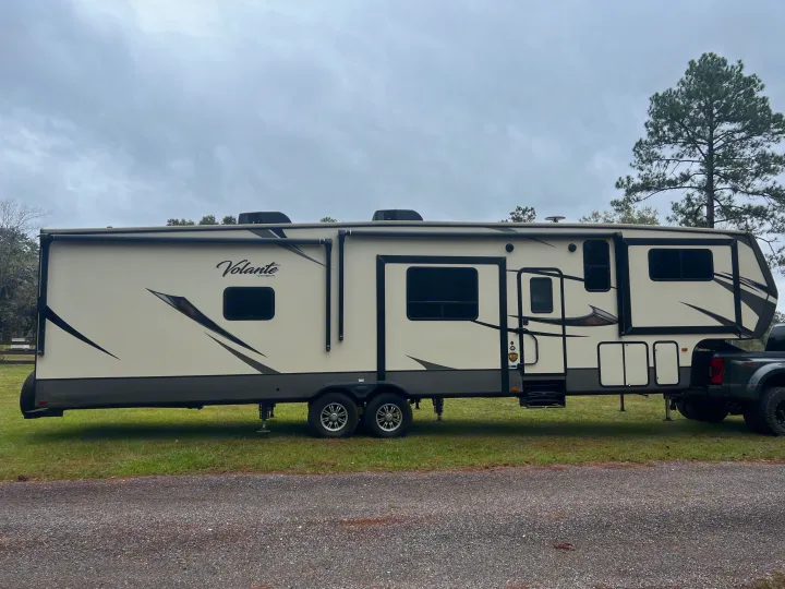 Crossroads RV Volante HP 2019