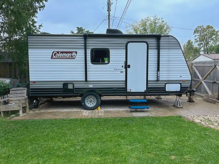Agile unit with easy two step entry. Coleman Lantern 17b 2022
