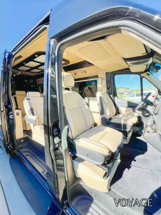 Photos 2024 Mercedes-Benz Sprinter 419 LWB High Roof Camper van