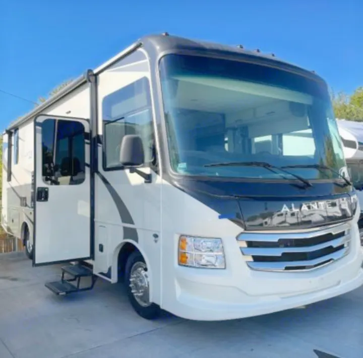 Rent our 2021 Jayco Alante Class A Motorhome. Jayco Alante 2021