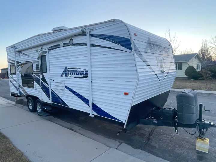 Eclipse Recreational Vehicles Attitude 2015