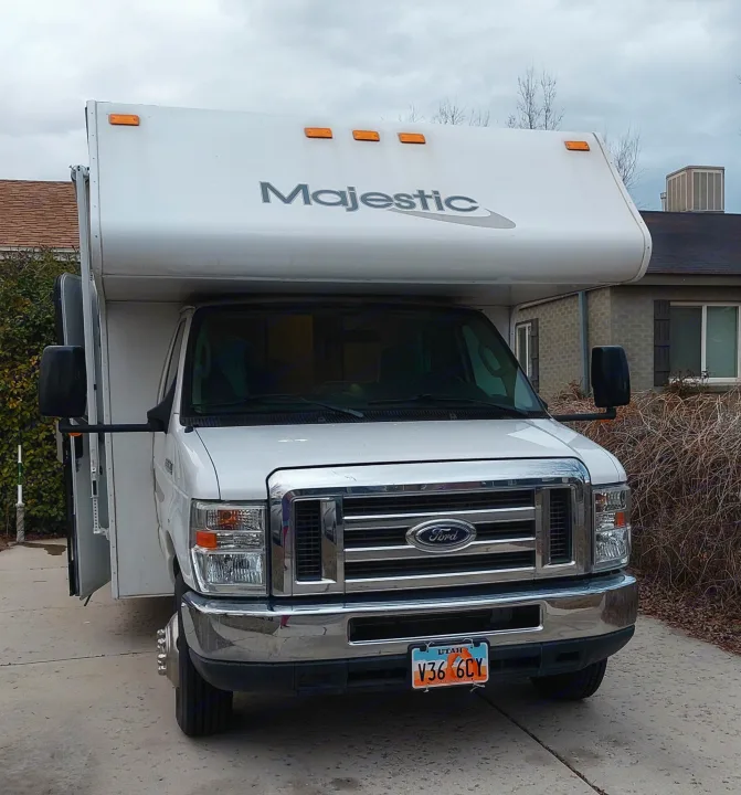 Front. Thor Majestic 2013