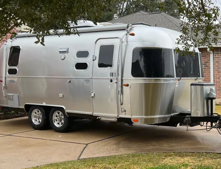 A shiny Airstream travel trailer, ideal for your next rv rental, camping trip, or outdoor adventure.. Airstream Flying Cloud 2018