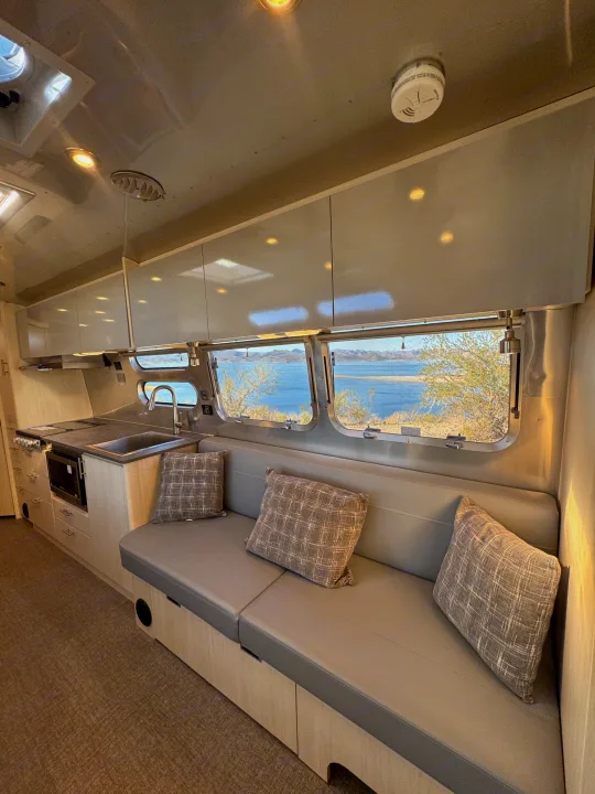 Airstream Flying Cloud 2022
