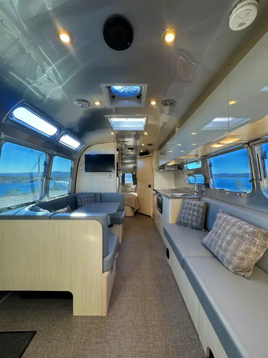 Airstream Flying Cloud 2022