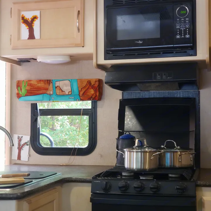 Cooking area. Minnie Minnie Trailer 2018