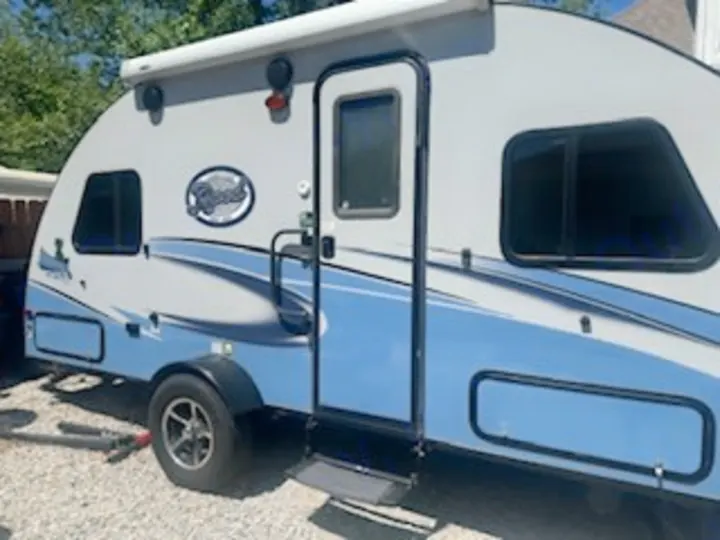 This compact blue and gray Geo Pro travel trailer is perfect for your next RV rental adventure.. R-Pod R-Pod Trailer 2018
