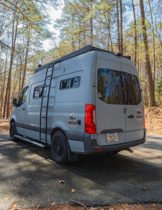 Driver side ladder for easy solar panel maintainance . Mercedes-Benz Sprinter 2020