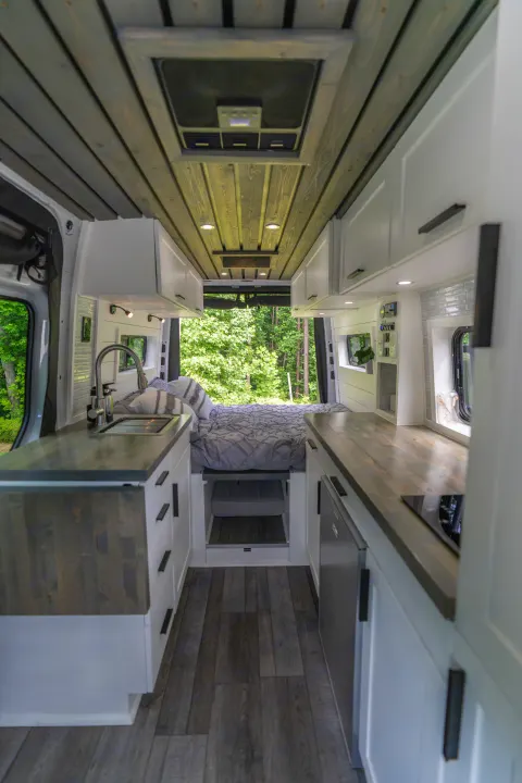 Rear dinette easily converts to a full size bed.. Mercedes-Benz Sprinter 2020