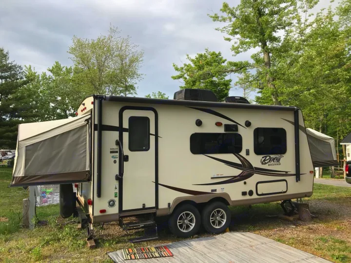 Forest River Rockwood Roo 2017