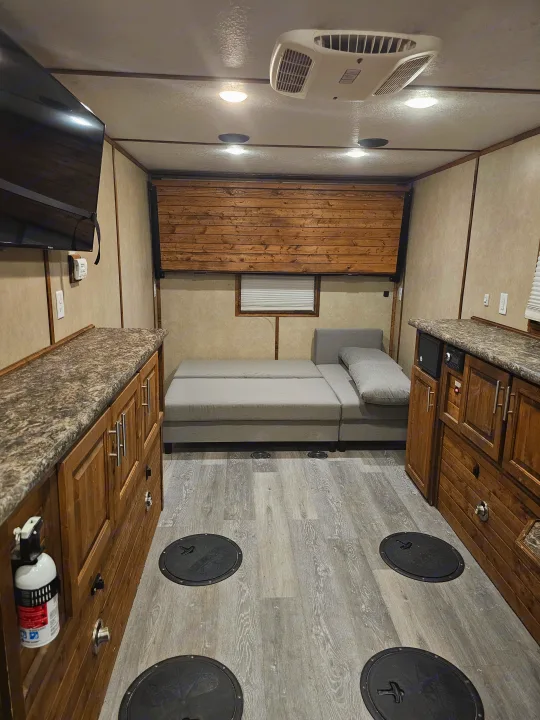 Ice Castle Fish Houses RV Limited 2020