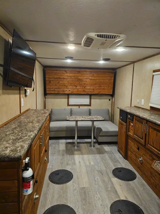Ice Castle Fish Houses RV Limited 2020