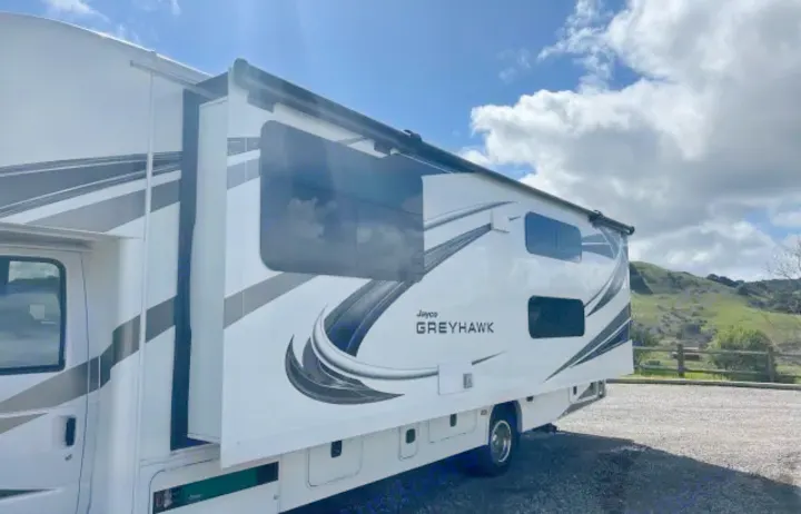 This Jayco Greyhawk RV rental, a white Class C motorhome with an extended slide-out, is ready for your outdoor adventure.. Jayco Greyhawk 2021