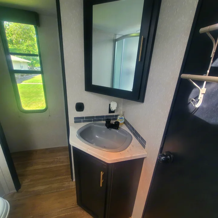 Compact. Forest River Cherokee Grey Wolf 2022