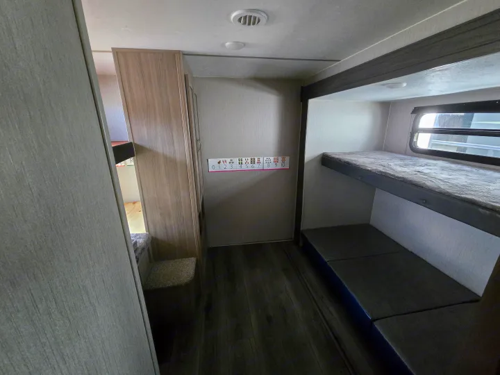 Coachmen Freedom Express 2022