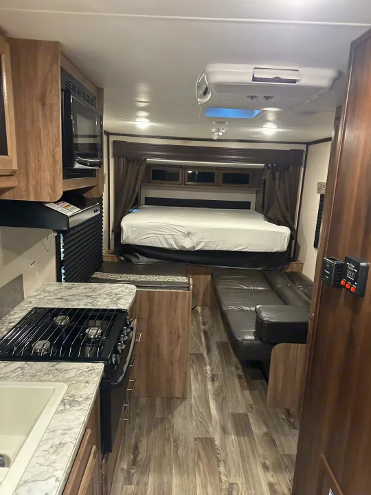 RV rental: full kitchen, comfy bed, and sofa for your next adventure.. Jayco Jay Flight 2018