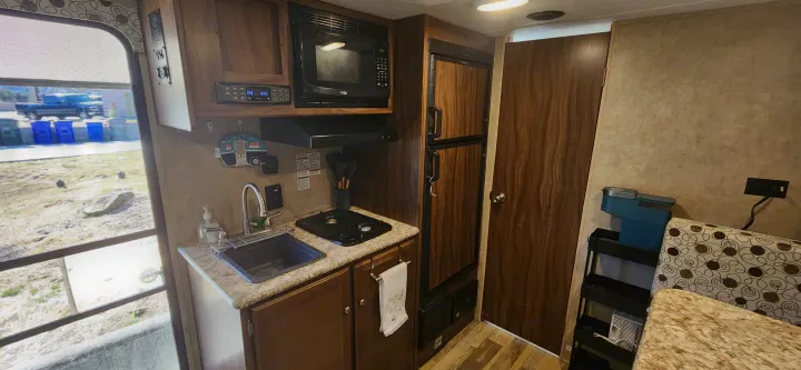 RV rental interior:. Coachmen Clipper 2018