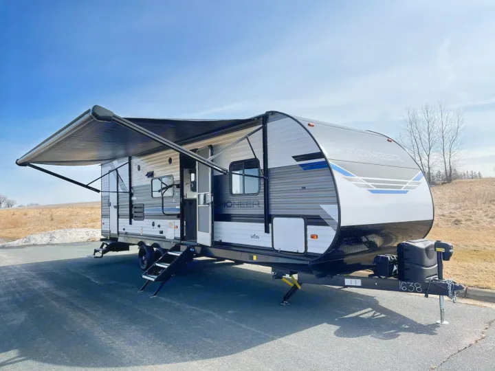 Heartland RVs Pioneer 2022