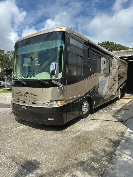 This Kountry Star motorhome, ideal for rv rental, is ready for your next travel or camping adventure.. Kountry Star Kountry Star Motorhome 2008