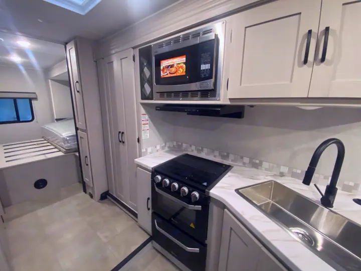 Coachmen Freelander 2023