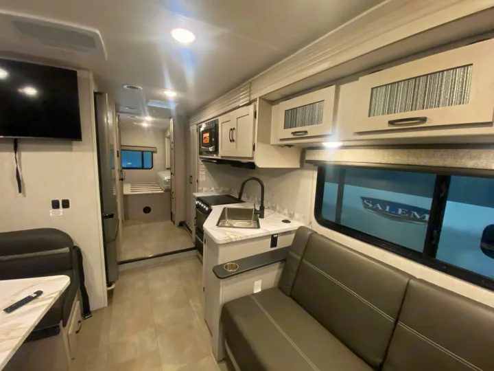 Coachmen Freelander 2023
