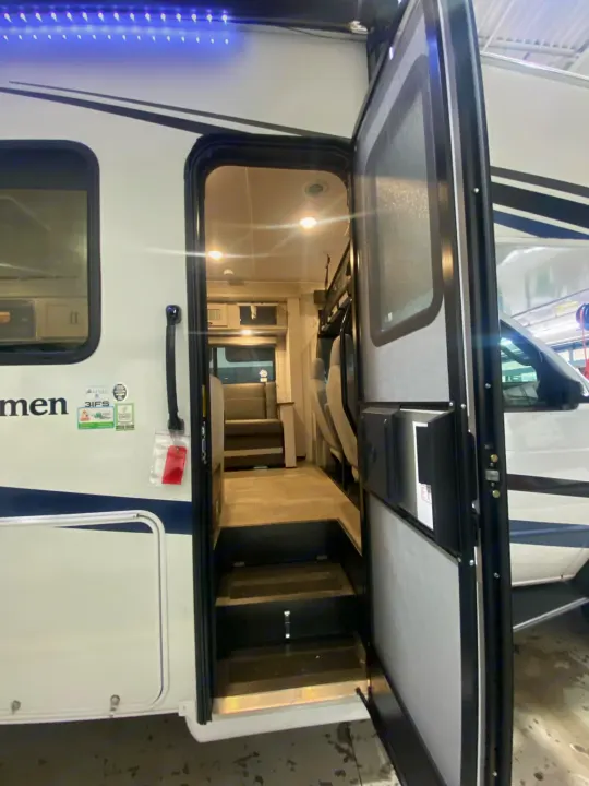Coachmen Freelander 2023