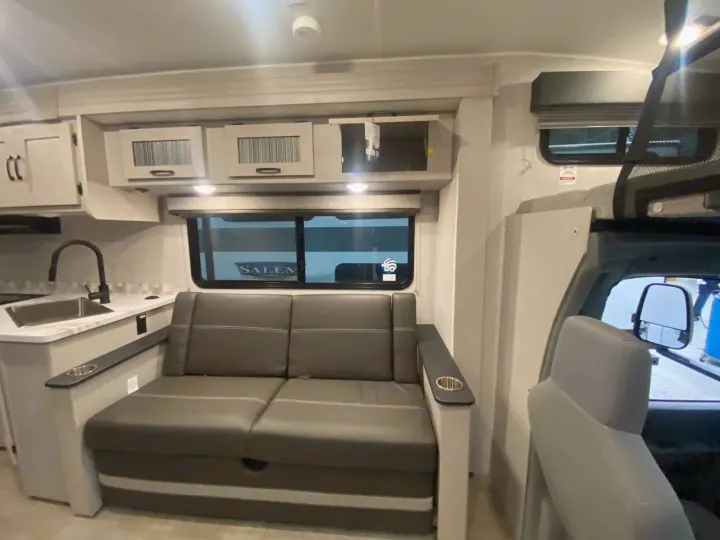 Coachmen Freelander 2023