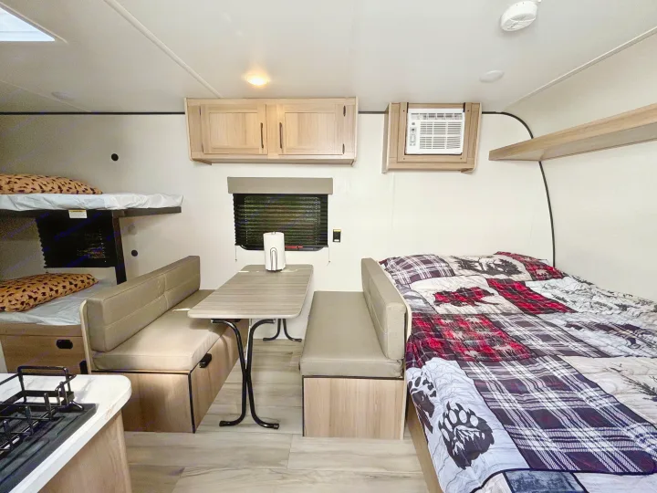 Photos 2025 Coleman 17B Travel trailer Rental in San Tan Valley