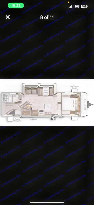 This KODIAK RV rental floor plan highlights a queen bed, bunk beds, kitchen, bath, and living area, ideal for planning your trip.. Dutchmen Kodiak SE 2024