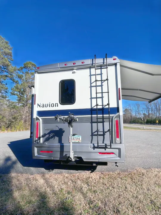 Winnebago Navion 2022