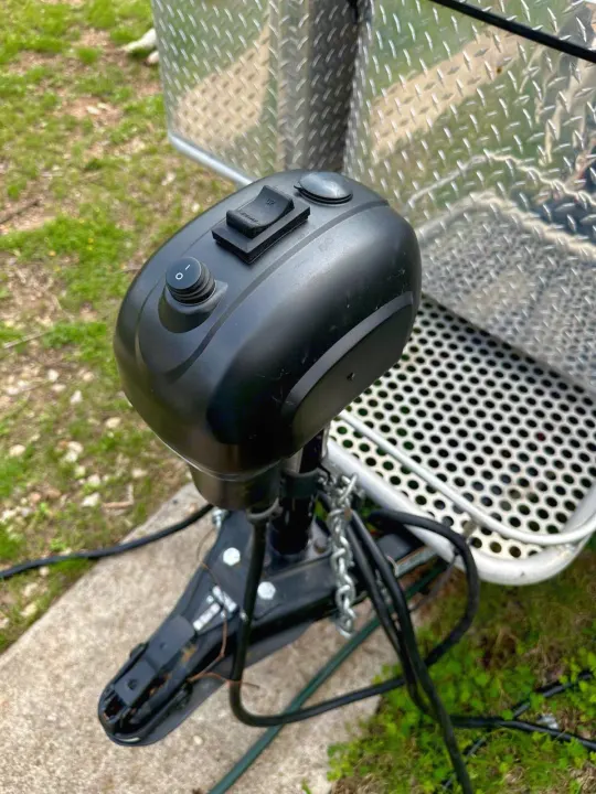 Electric RV tongue jack controls (UP/DOWN buttons, power switch) for easy setup. Great for your RV rental!. nuCamp T@B 2022