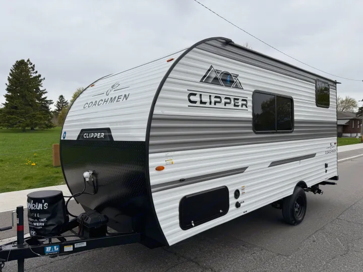 A modern white and black Coachmen Clipper travel trailer, perfect for your next rv rental adventure. Features front diamond plating.. Coachmen Clipper 17CBH 2025