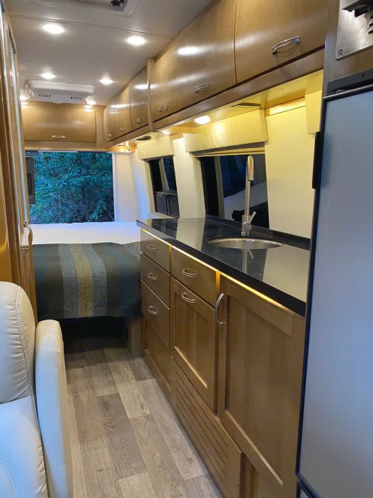 Photos | 2018 Mercedes Benz Sprinter/ V6 3322 19 GALLERIA 24T RV ...