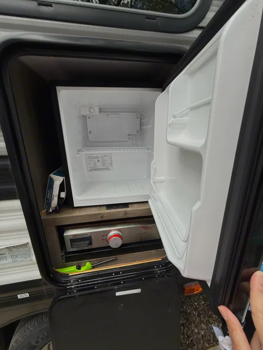 This RV rental offers an outdoor kitchen: a CoolLogic mini-fridge and a Suburban griddle for convenient camping.. 5SFPB372XME475890 Pioneer 2021