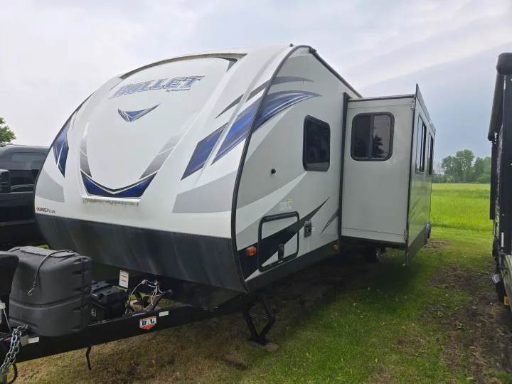 Bullet by Keystone RV travel trailer with slide-out, perfect for your next RV rental trip.. Keystone RV Bullet Ultra Lite 2018