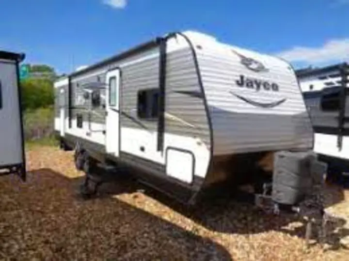 This modern Jayco travel trailer is ideal for an RV rental. Your comfortable mobile home for outdoor adventures awaits!. Jayco Jay Flight 2019