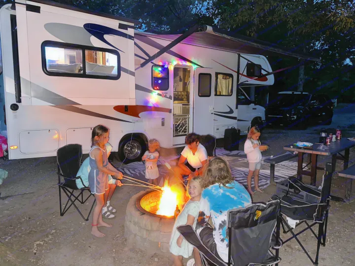Photos | 2016 Forest River Sunseeker Class C in Elkton, MD | Outdoorsy