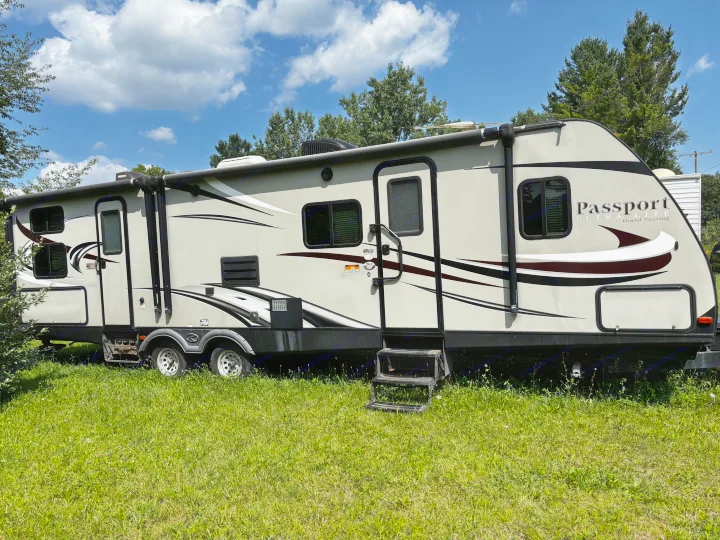 Ready for adventure! This Passport Ultra Lite travel trailer is an excellent choice for your next RV rental.. Keystone RV Passport Grand Touring 2016