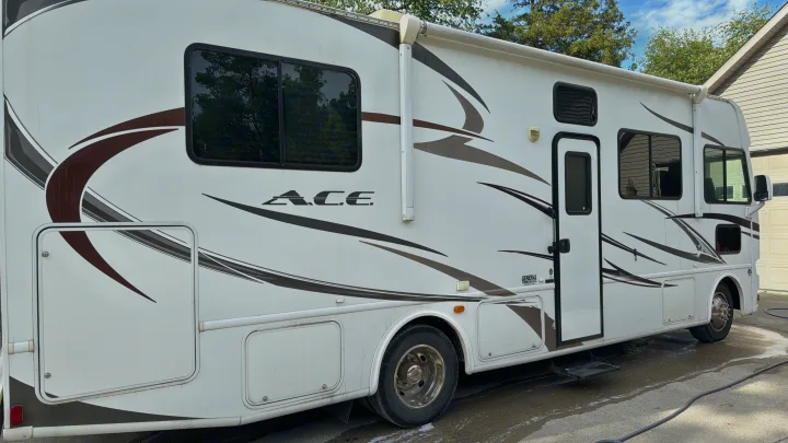Photos | 2013 A.C.E. A.C.E. Motorhome Class A in Linden, MI | Outdoorsy