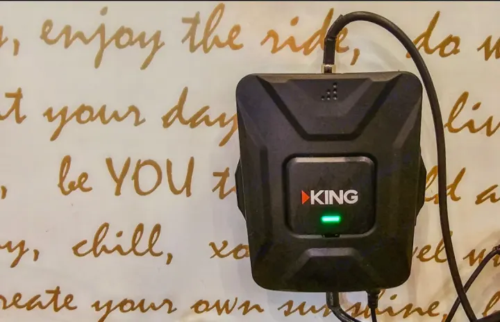 KING RV satellite system connected, ideal for rv rental adventures. Enhances road trip connectivity for camping.. Coachmen Chaparral 2018