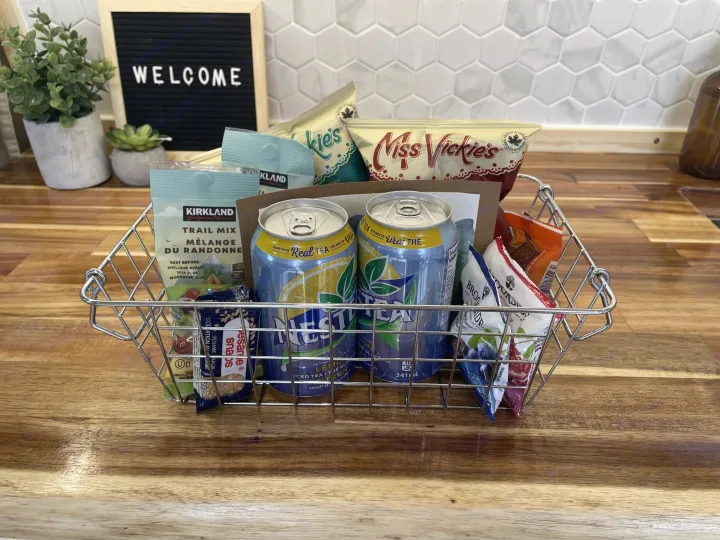 Thoughtful welcome snack basket for your RV rental. Includes chips, trail mix, and iced tea for your journey.. Gmc Savanna 2500 2015