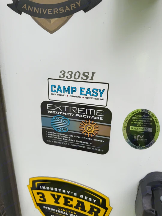 This RV rental features a 330SI model, Camp Easy, and Extreme Weather Package for comfortable camping in any season.. Crossroads RV Sunset Trail Super Lite 2022